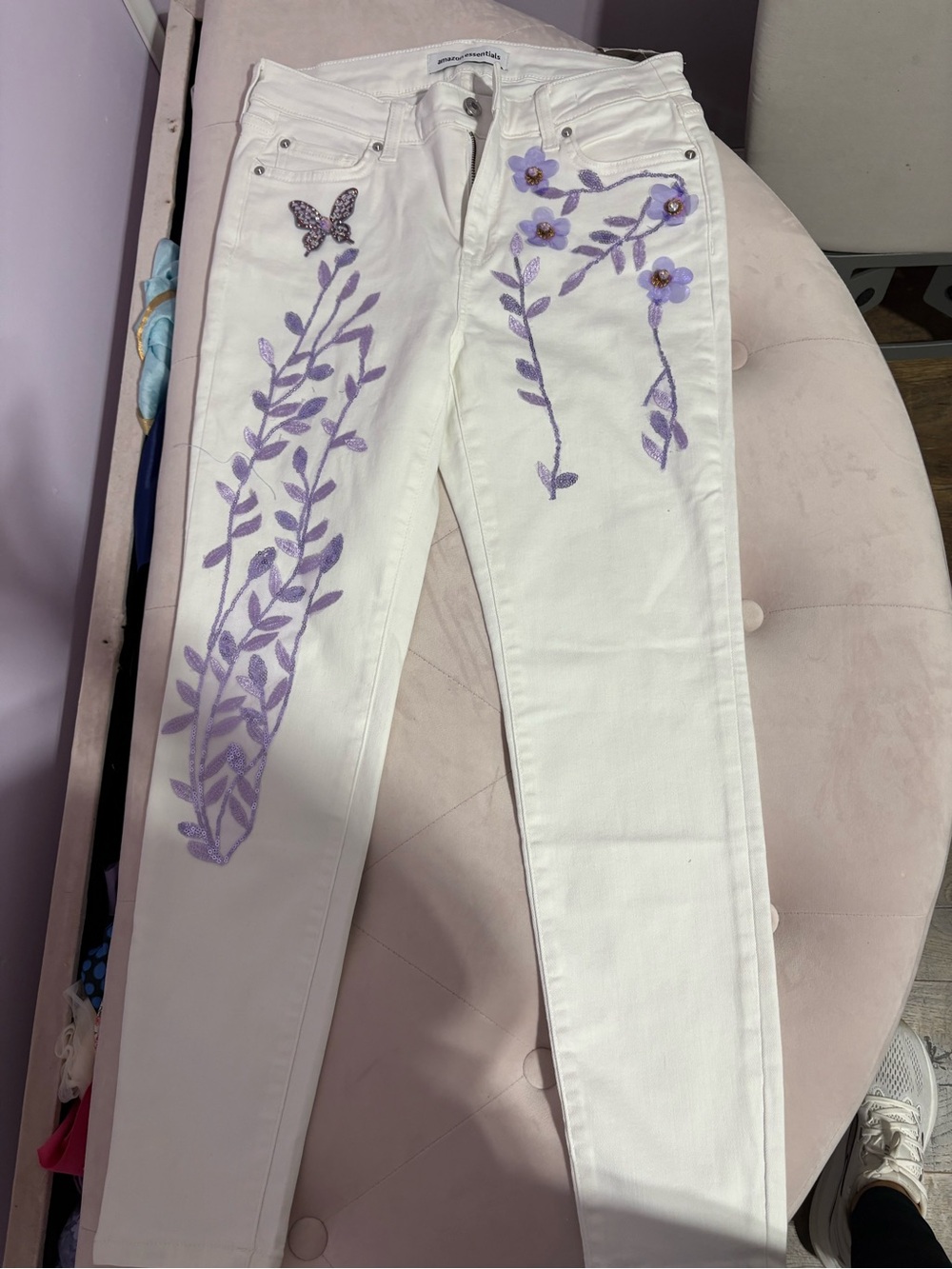 Amazon Essentials White Skinny Jeans with Lavender Floral Embroidery
